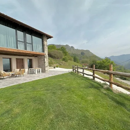 Casa vacanze Cangas De Onis Rural House With A Sunset View