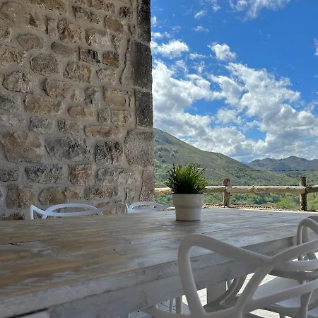 Cangas De Onis Rural House With A Sunset View Casa vacanze *