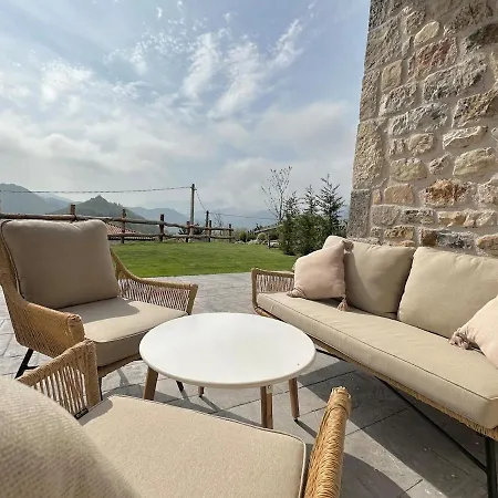 Cangas De Onis Rural House With A Sunset View * Villa