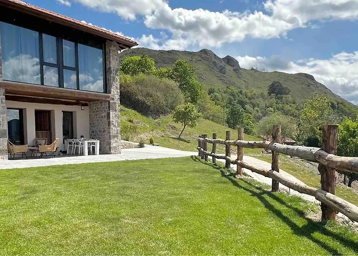 Cangas De Onis Rural House With A Sunset View Ferienhaus